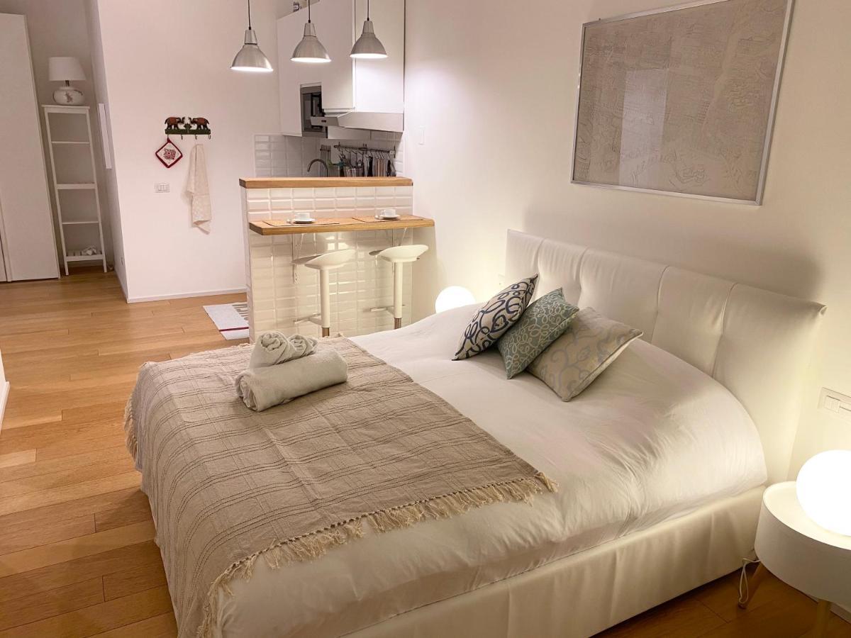 Repubblica One Room Apartment Milan Bagian luar foto