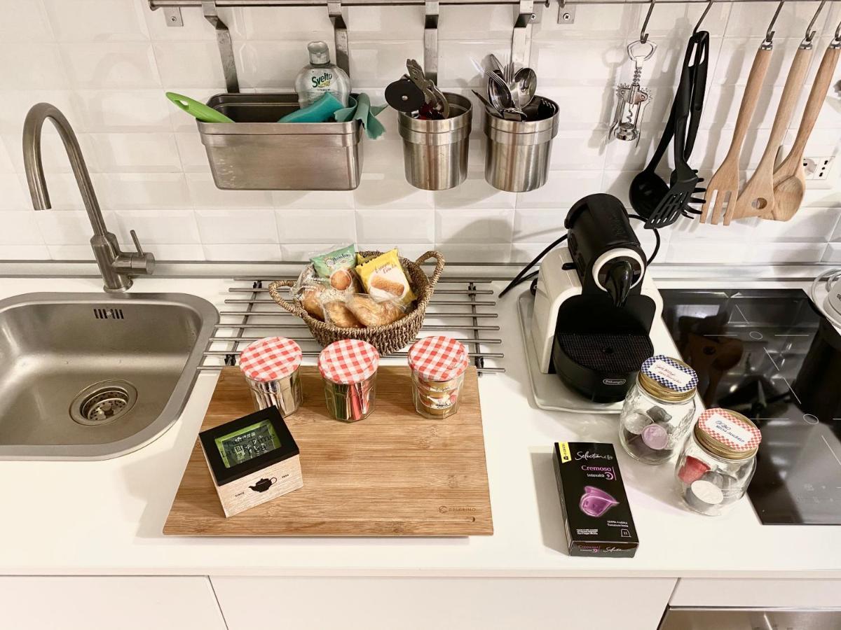 Repubblica One Room Apartment Milan Bagian luar foto