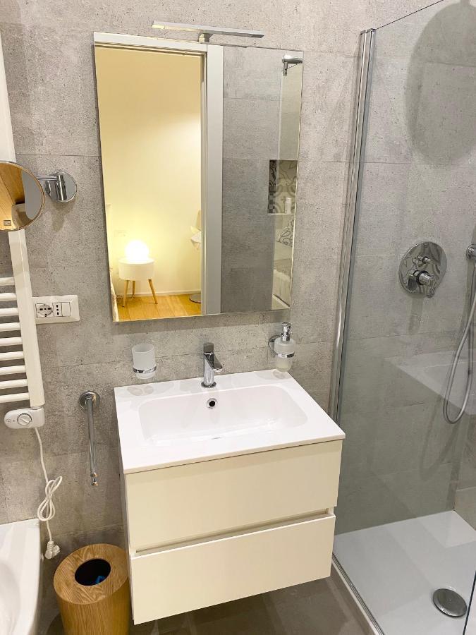 Repubblica One Room Apartment Milan Bagian luar foto